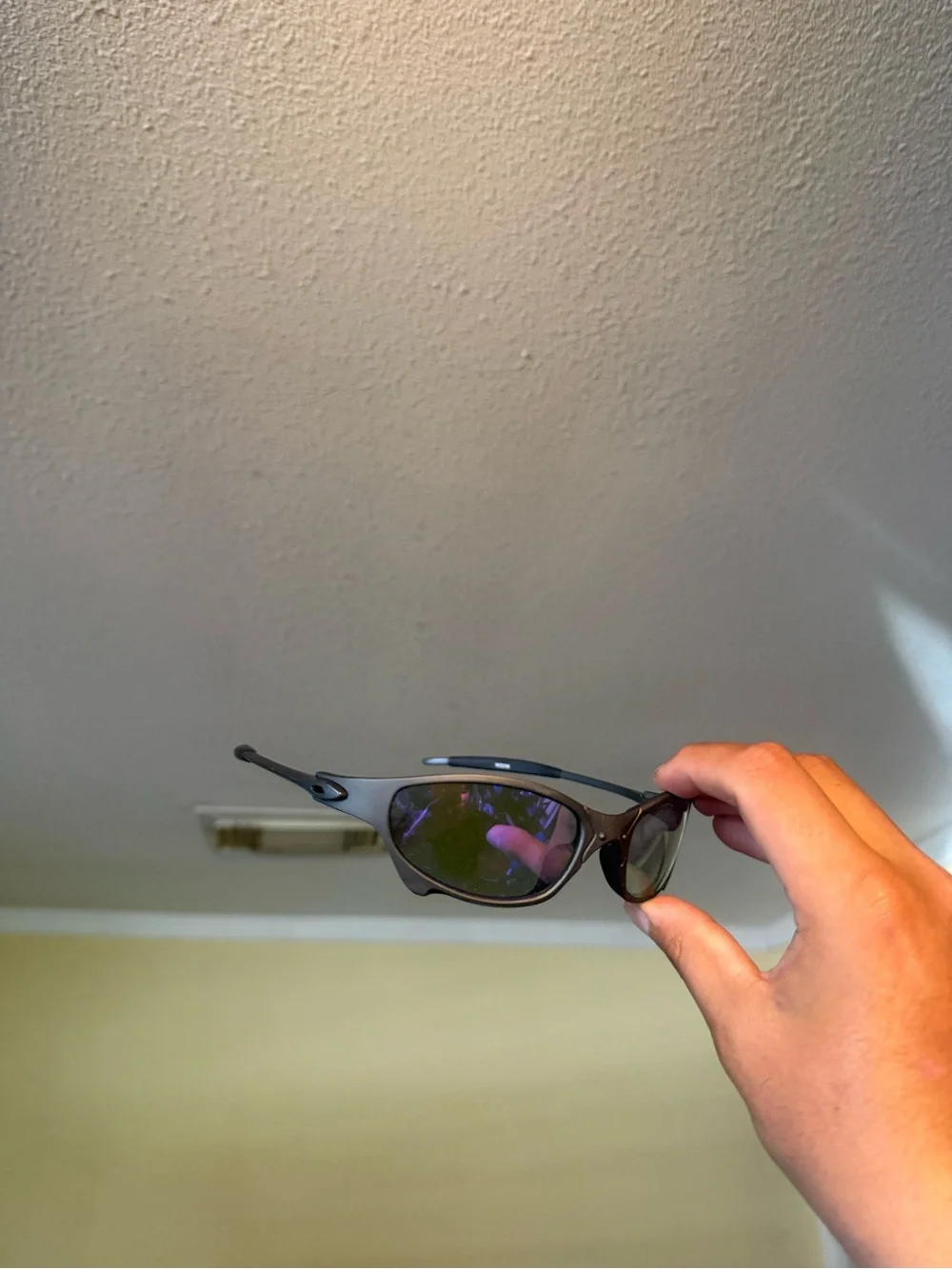 Polarized Sport Sunglasses - Black Frame with Purple Tint Lenses oaks Oakleys